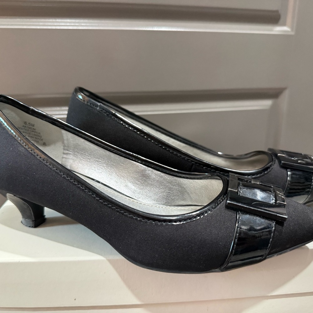 Anne Klein Black Kitten Heels with Bow Accent